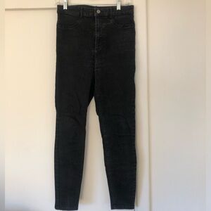 ZARA // Black Zara Skinny Jeans
